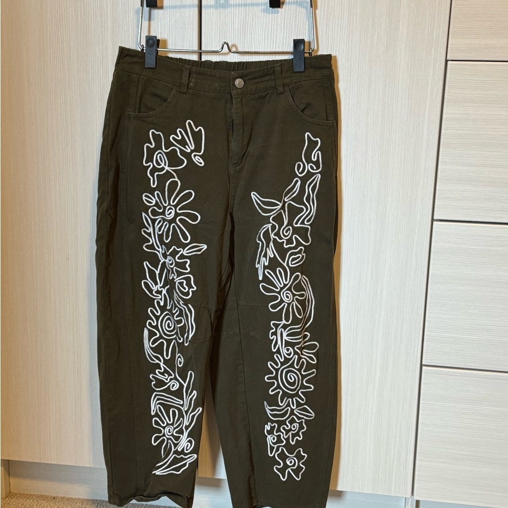 Amazon Essentials Dark Green Barrel  Pants with White Floral Design